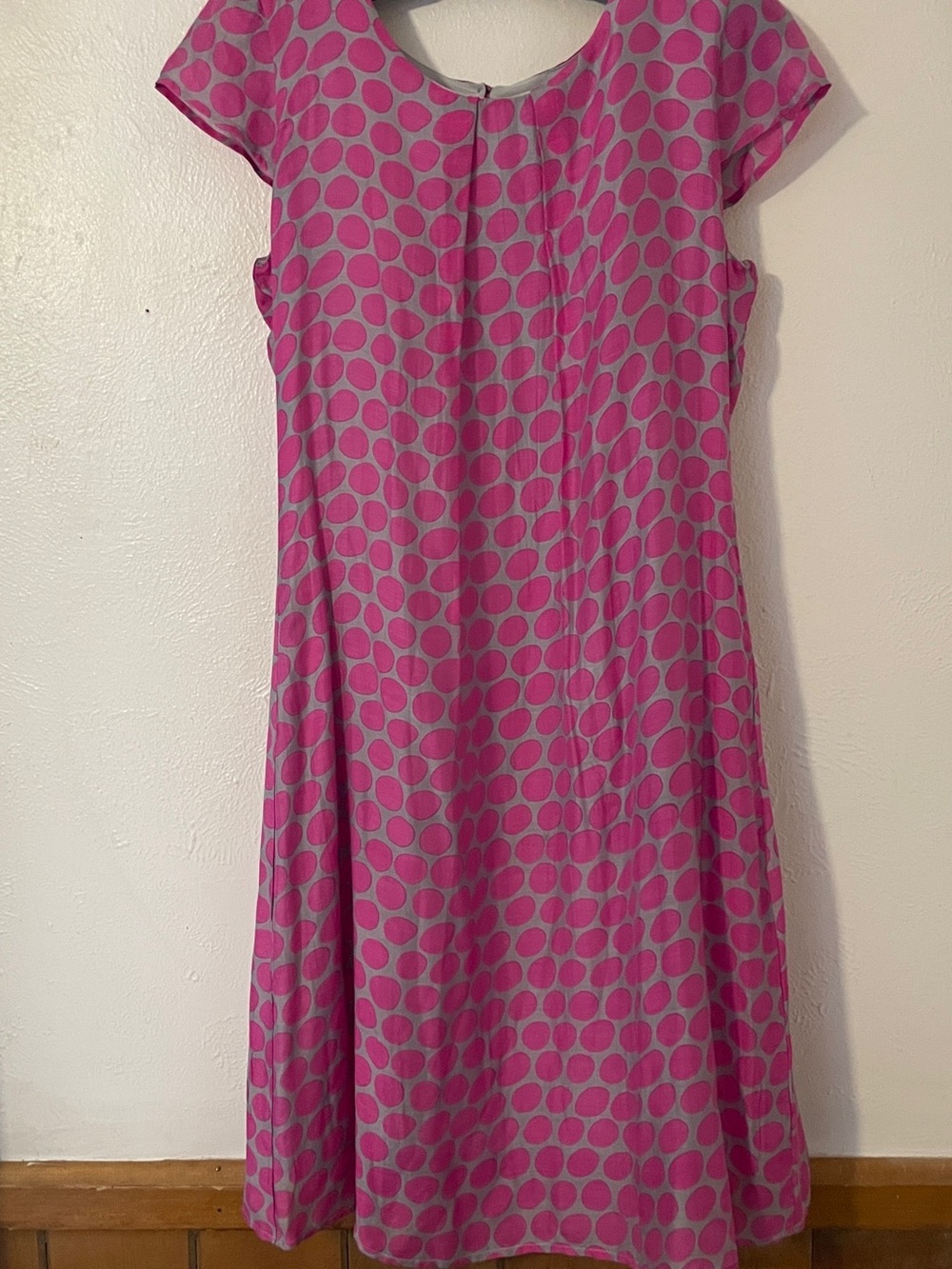 J. Peterman NWOT Silk Blend Polka Dot Shift Midi Dress Pink Gray Cap Sleeve 10